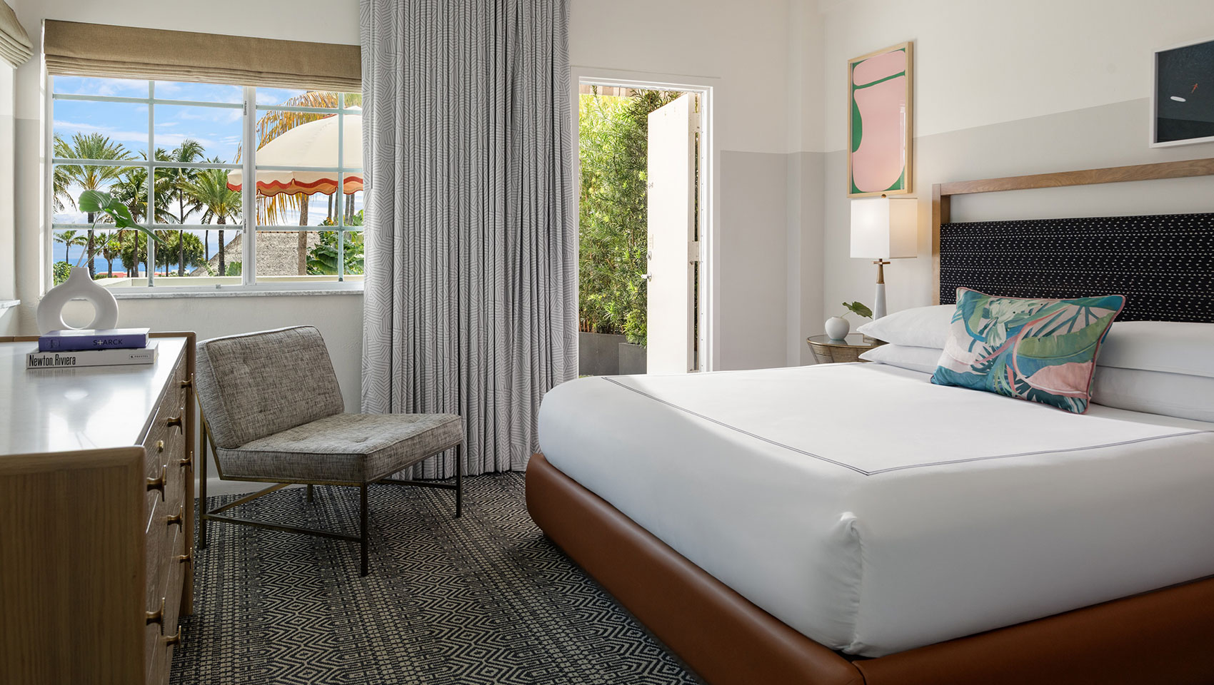Kimpton Surfcomber Hotel guest room